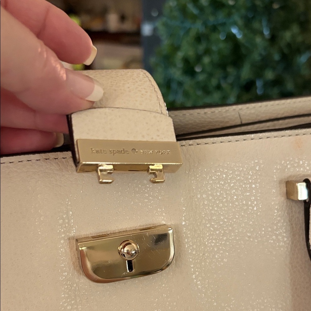 Kate Spade New York leather women’s Natacha Lovett street ivory satchel. - Picture 7 of 7